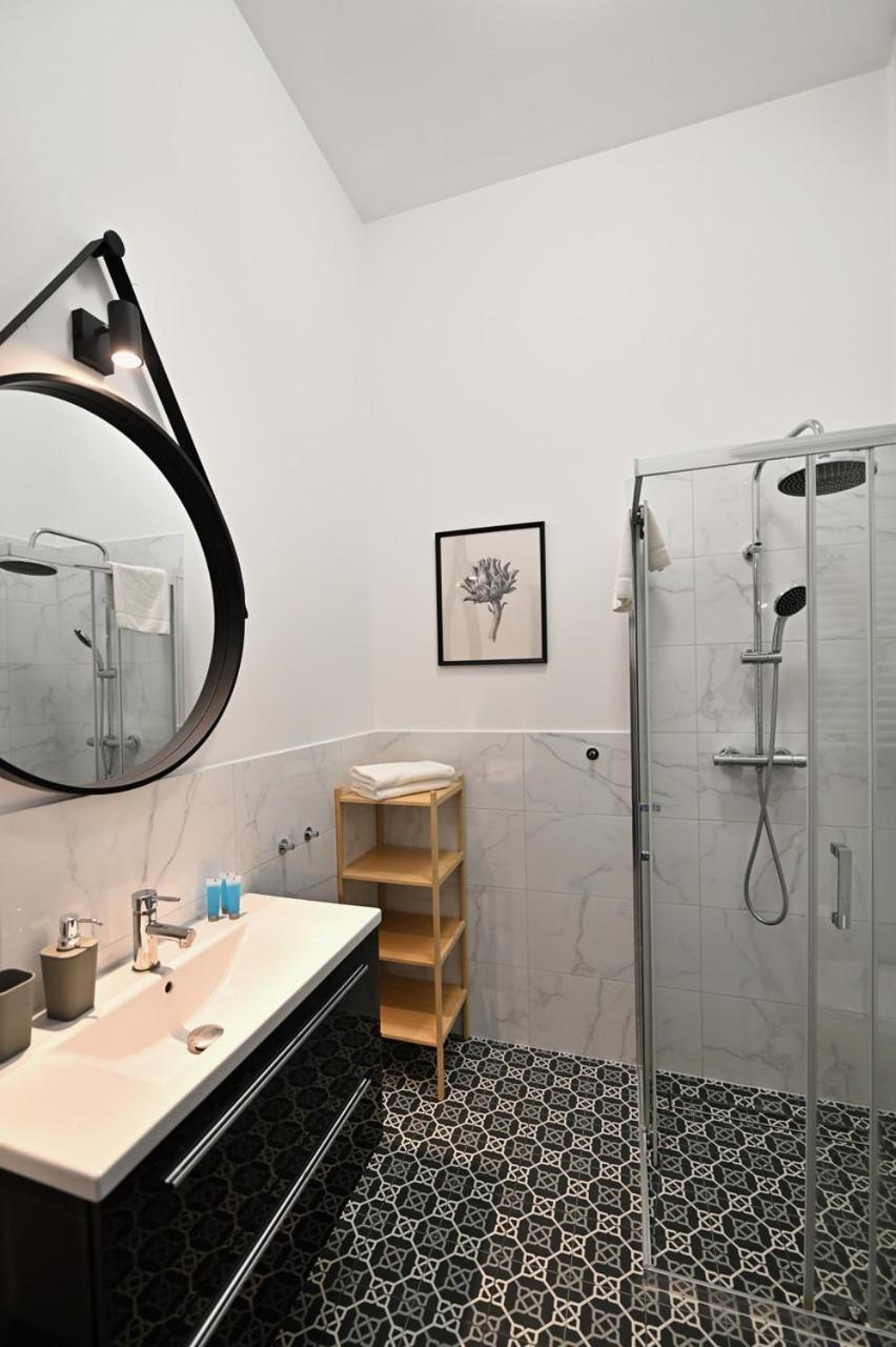 Live & Travel Apartments Waterlane Vintage غدانسك المظهر الخارجي الصورة